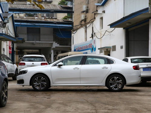 被忽視的合資精品 檔次不輸A6L，高速穩(wěn)如牛，降至16萬卻無人問津